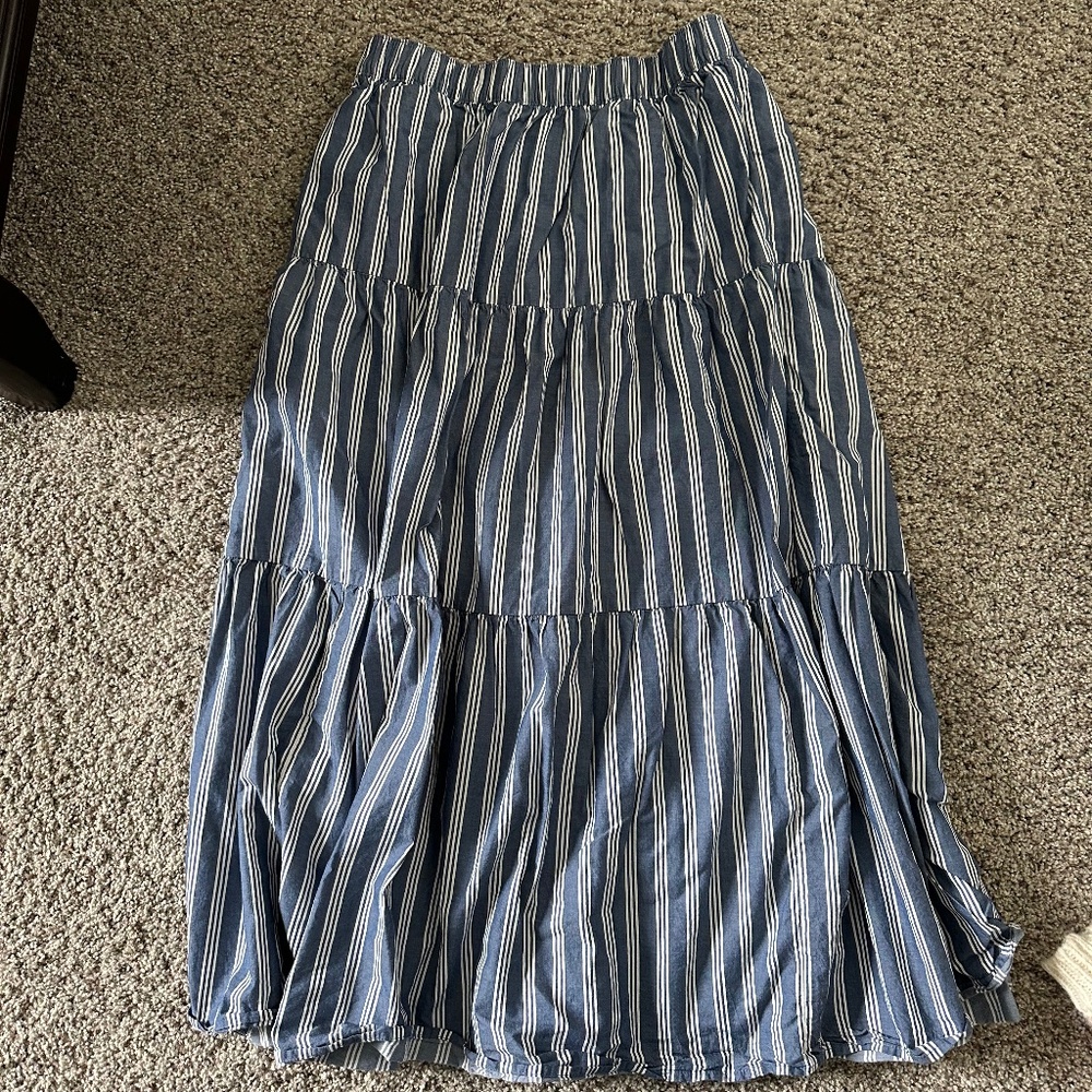 Old navy long skirt Medium